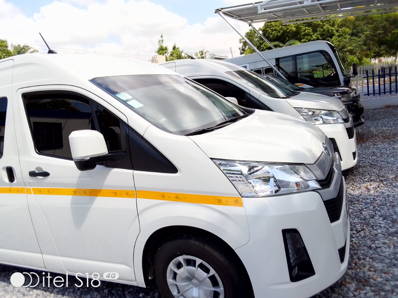 Minivan 14 Seater 1.0